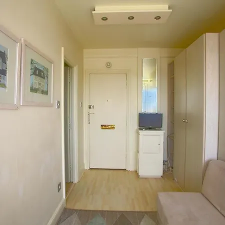 Cosy Studio In South Kensington London